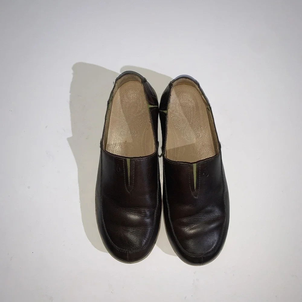 OluKai Kama'aina Shoes Mens 10 Brown Leather Slip On Loafers Comfort EU 43